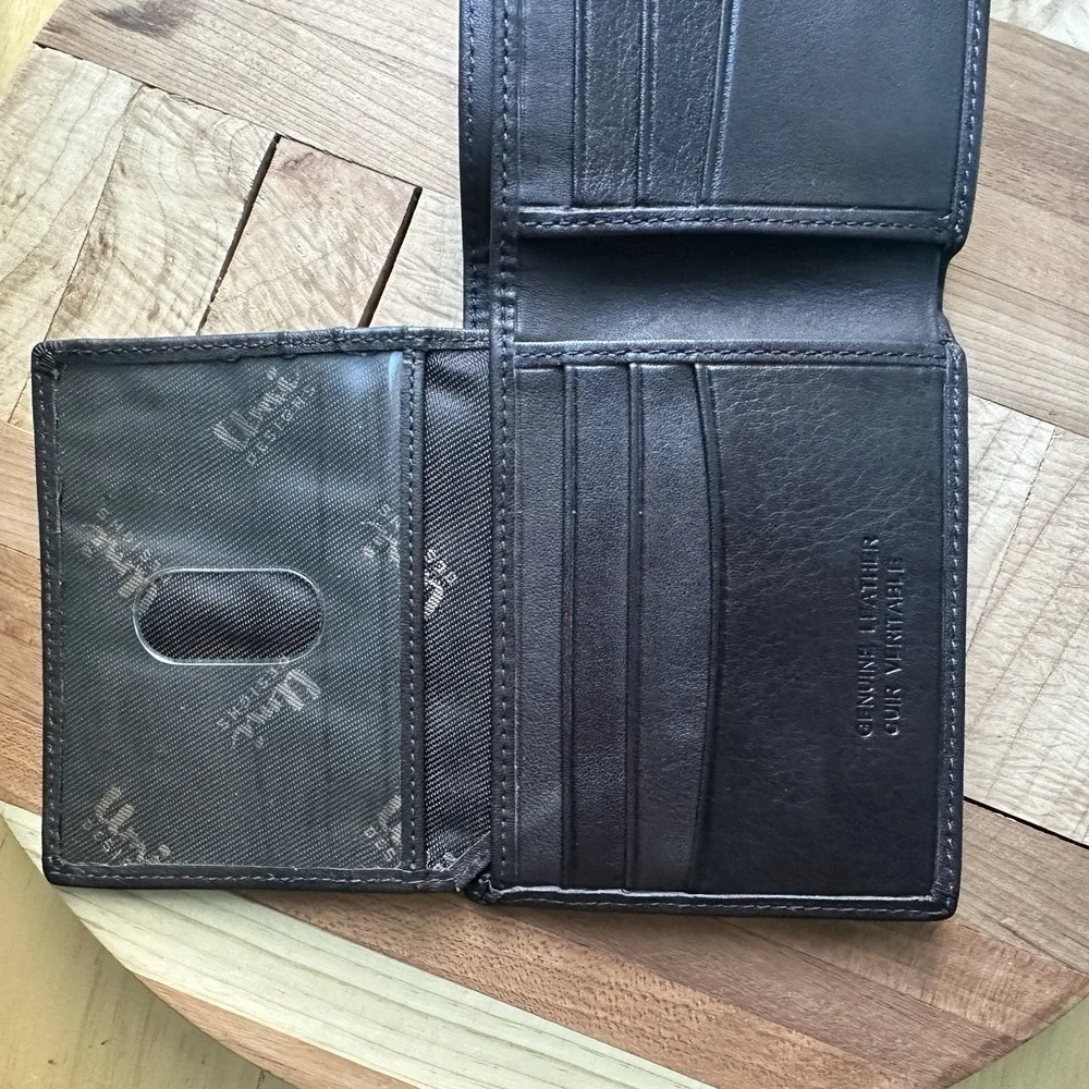 Vintage UMi Designs Genuine Leather Wallet Bi-Fold 4 Inch Card‎ Slots Brown NWOT